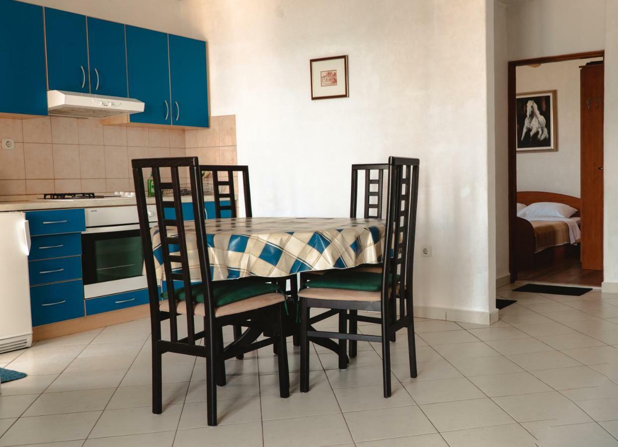 Apartment Njofra