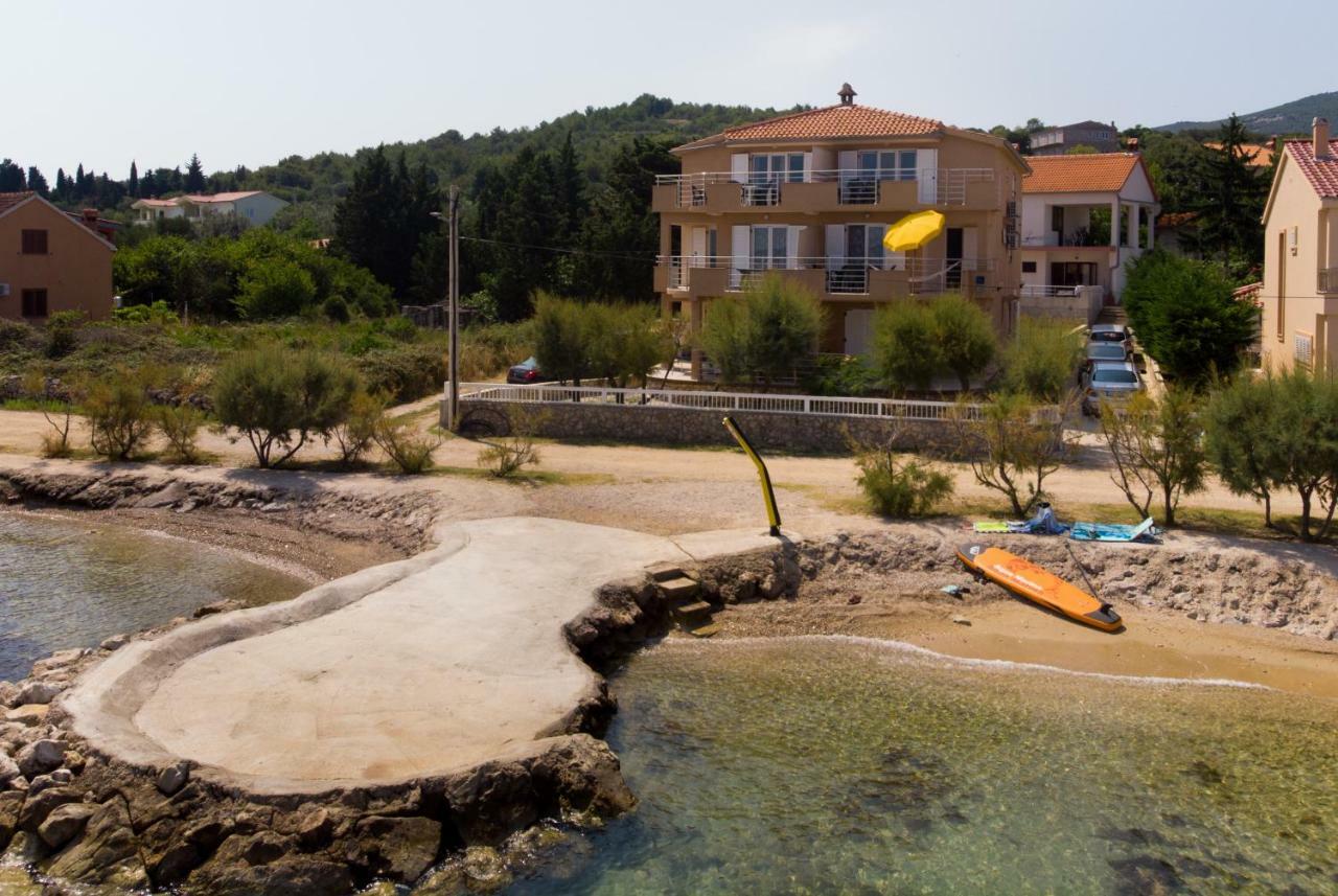 Apartment Njofra